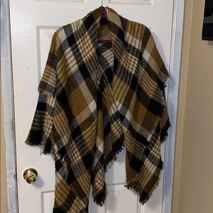 Women’s Plaid Shawl